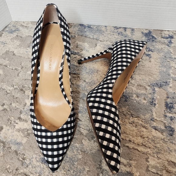 Banana Republic gingham black white pointed heels stilettos.  Size 9.5 - Picture 7 of 16